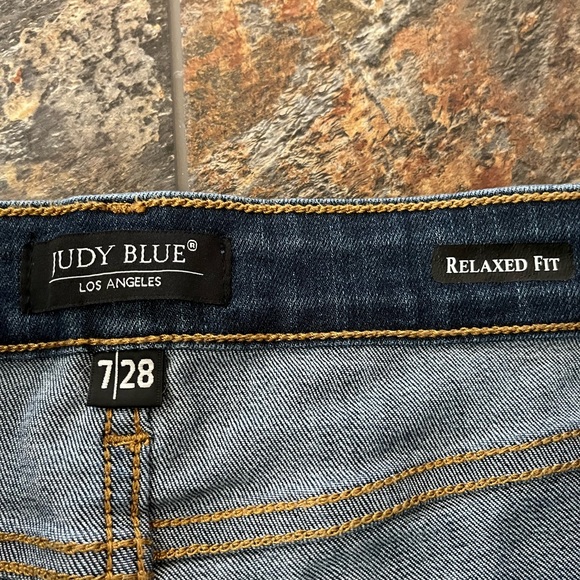 Judy Blue relaxed fit denim jeans. Size 7 /28” waist, 31”L. - Picture 6 of 12